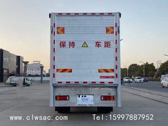 �������������������䳵����